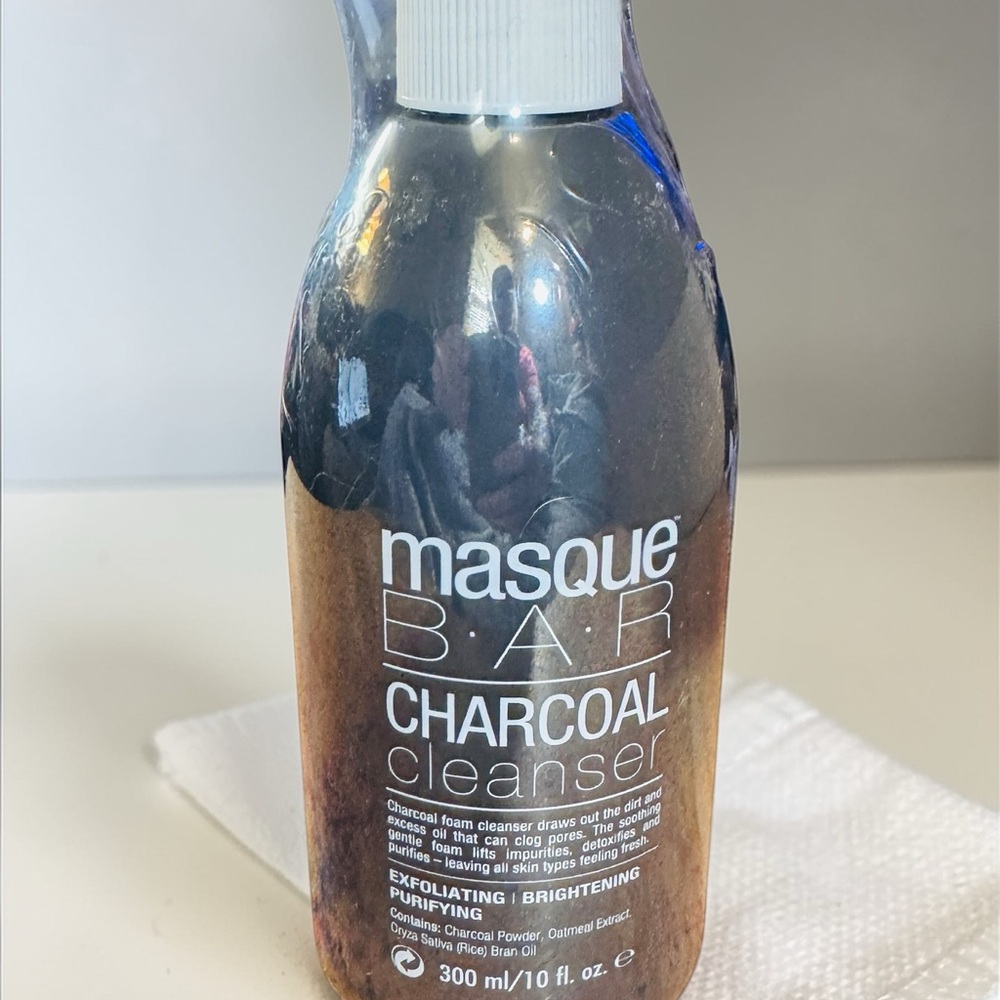 MasqueBAR Charcoal Cleanser - Black/Brown